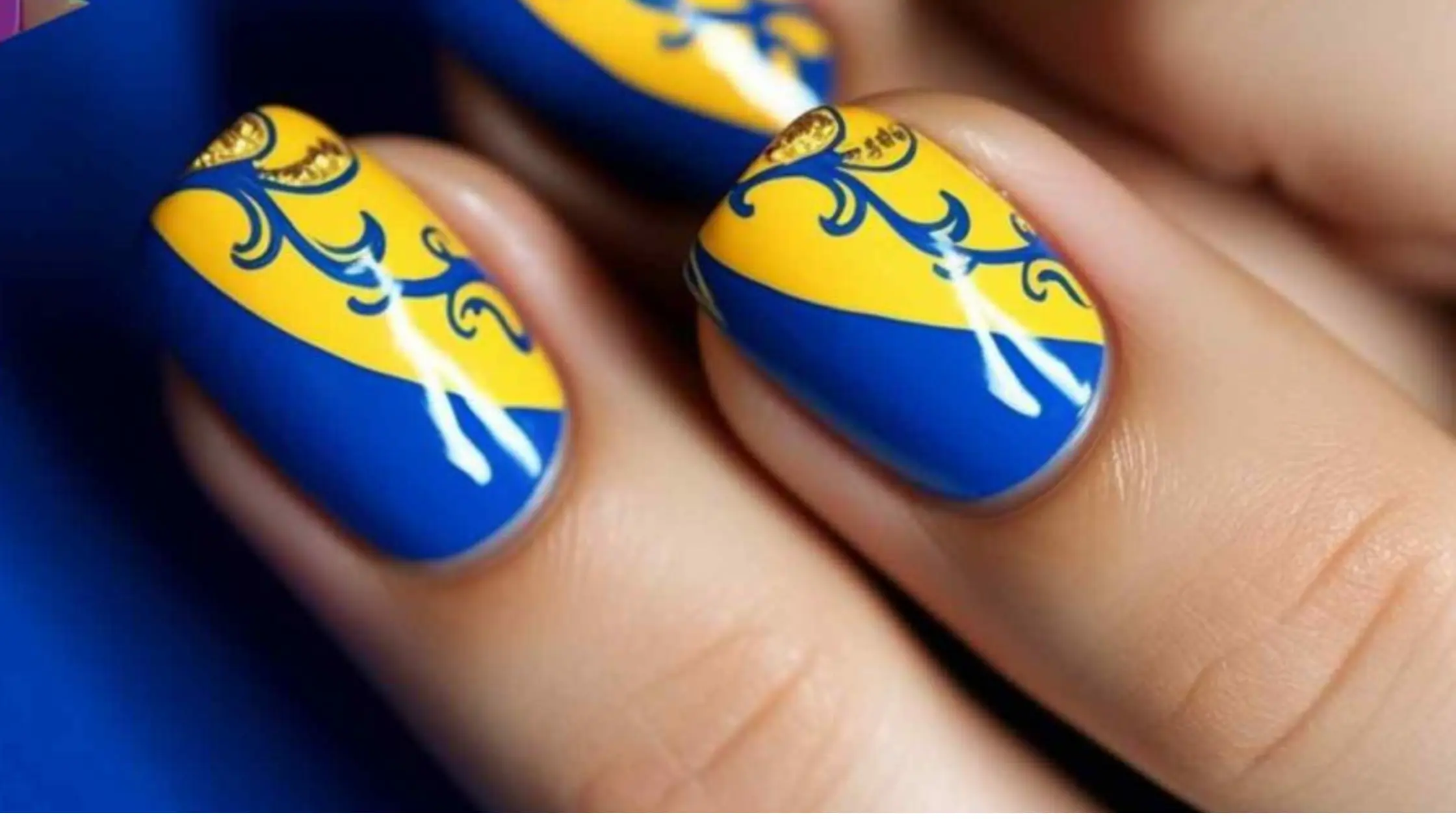 blue and yellow nail designs